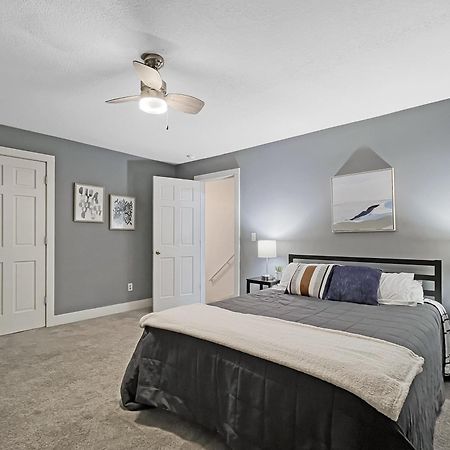 Villa Chic 2Br Duplex Free Parking Near Hospitals à Des Moines Extérieur photo